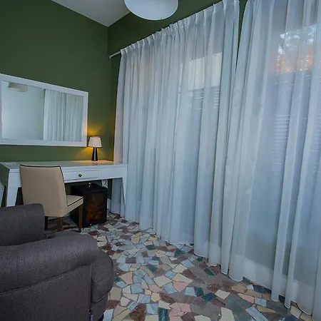 Artistic Blloku Otel Tiran